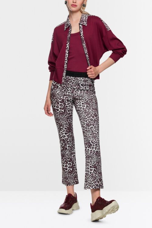 Kardigán s leopardím motívom