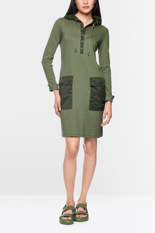Športové šaty s kapucňou