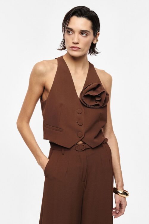 Krátka vesta s kvetom